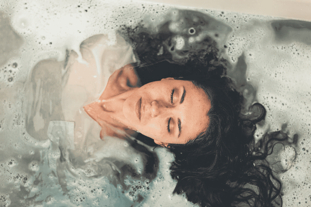 清水可以帶走身體上、衣服上殘留的甲醛